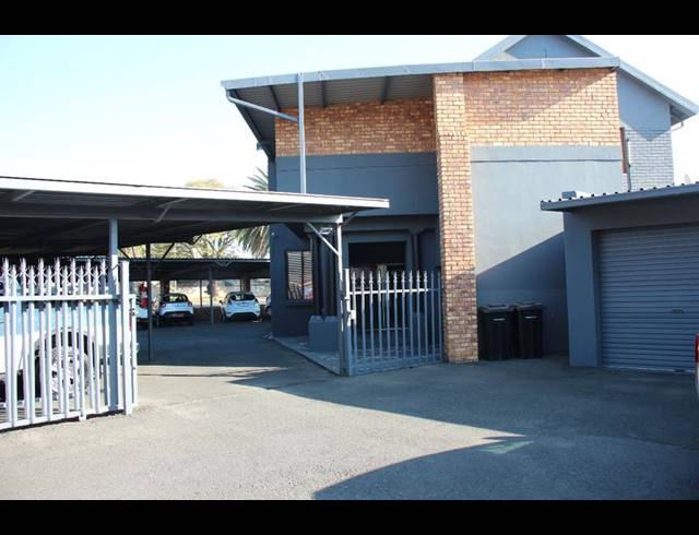 BUSINESS FOR SALE IN SELECTION PARK